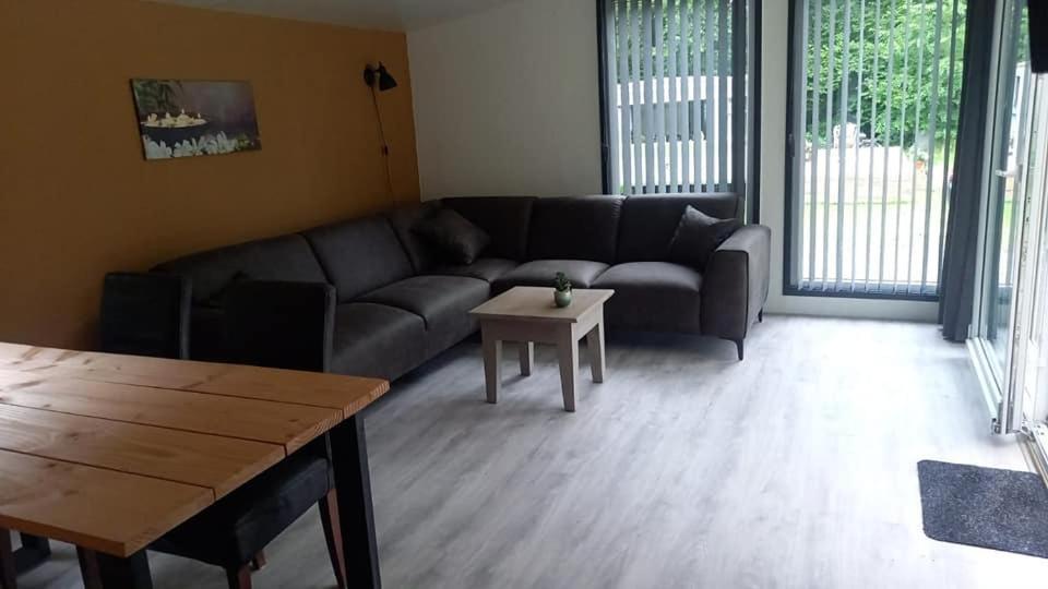 Chalet 2 Landgoedcamping Nienoord In Leek المظهر الخارجي الصورة